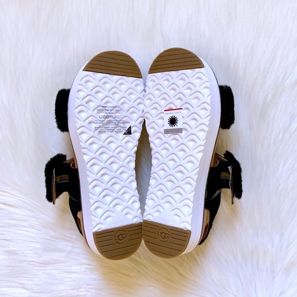 UGG Black Le Fluff Platform Sandals - Picture 8 of 8
